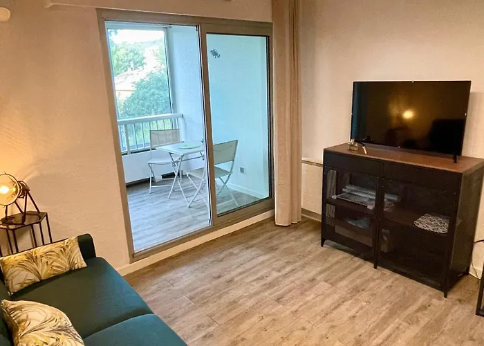 Апартаменты Bright A Few Steps From The *